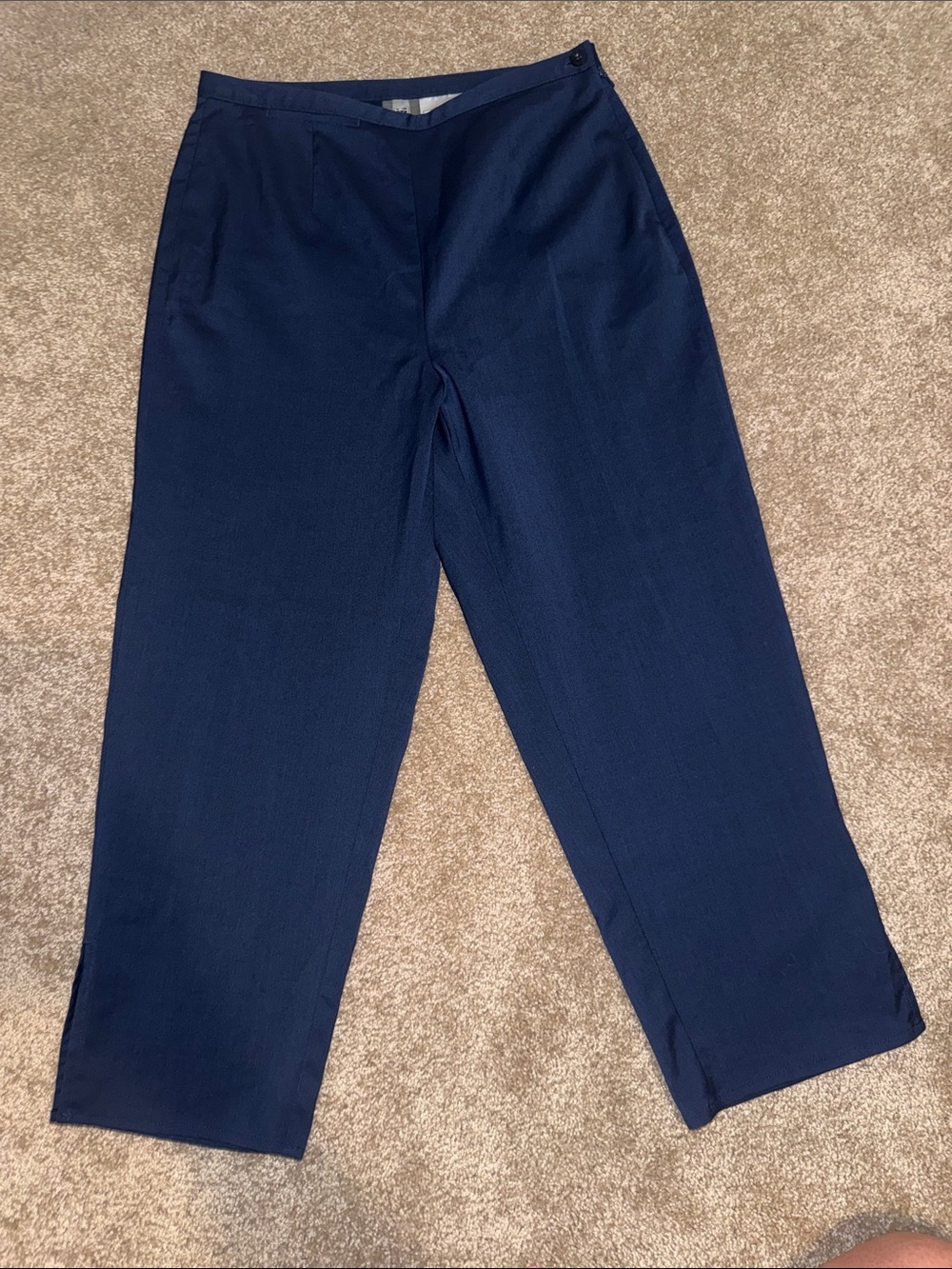 Nike Golf Navy Blue Cropped Pants - size 6